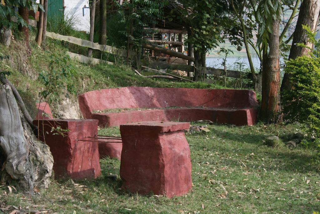 Kabale Amasiko Homestay Lake Bunyonyi מראה חיצוני תמונה