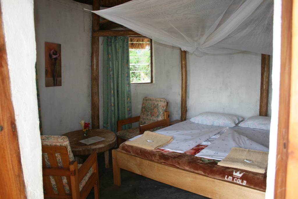 Kabale Amasiko Homestay Lake Bunyonyi מראה חיצוני תמונה
