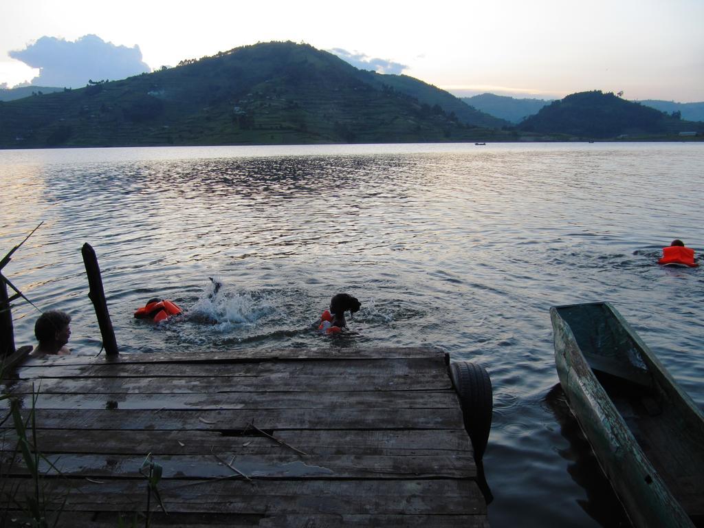 Kabale Amasiko Homestay Lake Bunyonyi מראה חיצוני תמונה